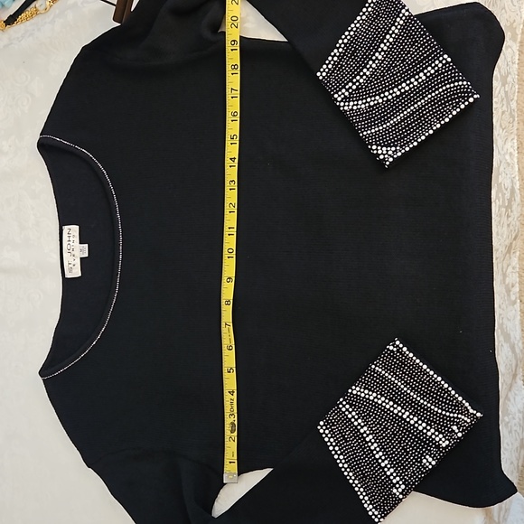 ST.John Evening Knit Blouse, Size M. - Picture 13 of 13